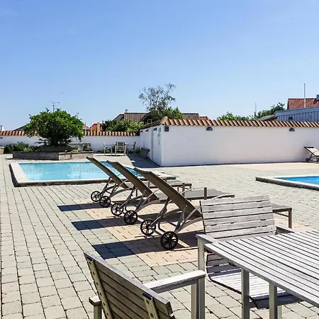 1 Bedroom Awesome In Apartment *