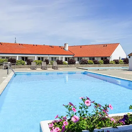 1 Bedroom Awesome In Apartment *